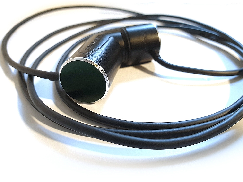 OPS - XLR cable with short angled connectors